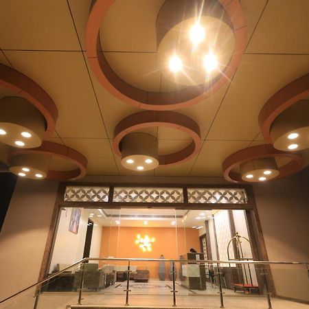 Apricot Hotel , Ahmadabad Zewnętrze zdjęcie