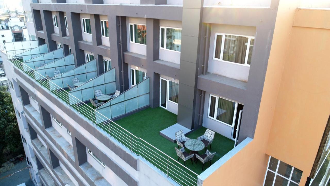 Apricot Hotel , Ahmadabad Zewnętrze zdjęcie