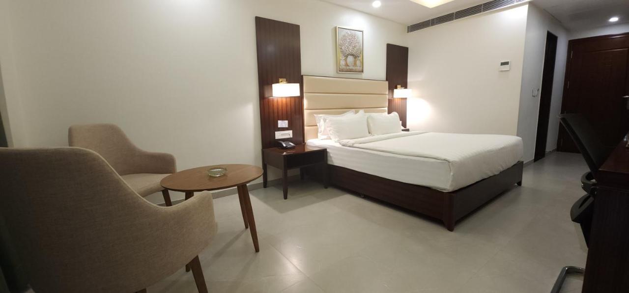 Apricot Hotel , Ahmadabad Zewnętrze zdjęcie