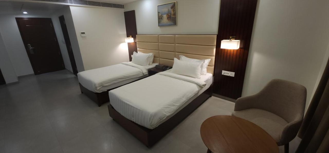 Apricot Hotel , Ahmadabad Zewnętrze zdjęcie
