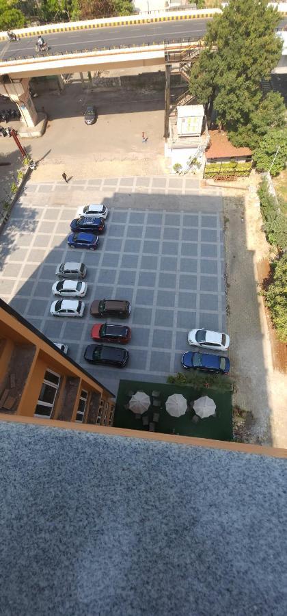 Apricot Hotel , Ahmadabad Zewnętrze zdjęcie