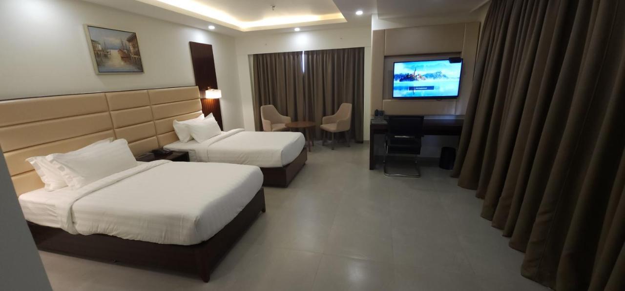Apricot Hotel , Ahmadabad Zewnętrze zdjęcie