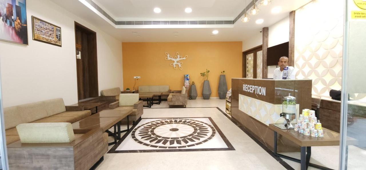 Apricot Hotel , Ahmadabad Zewnętrze zdjęcie