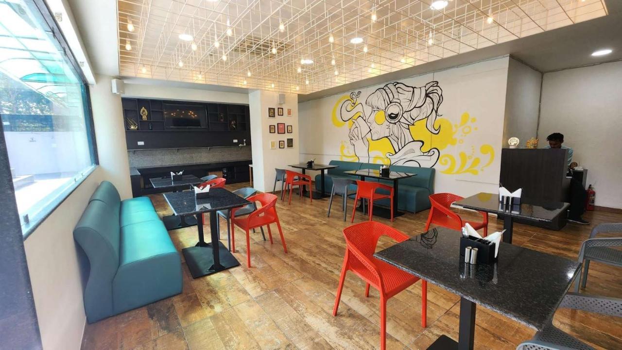 Apricot Hotel , Ahmadabad Zewnętrze zdjęcie