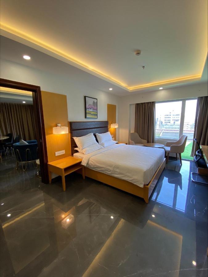 Apricot Hotel , Ahmadabad Zewnętrze zdjęcie